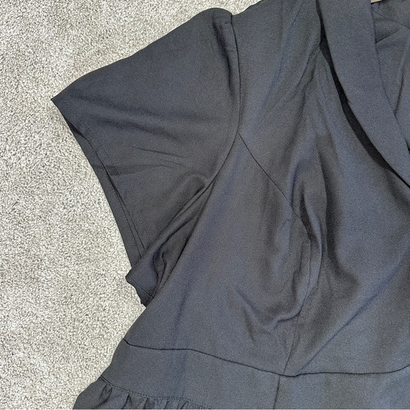 Modcloth Women’s Lively Identity ShortSleeve Dress V-Neck in Black Plus Size 4X - Picture 5 of 13